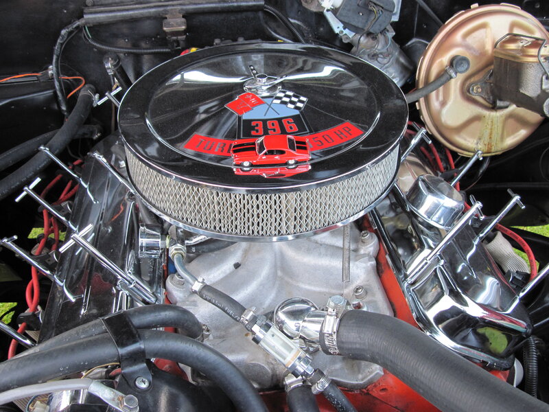 Car Engine with Air Cleaner — Black