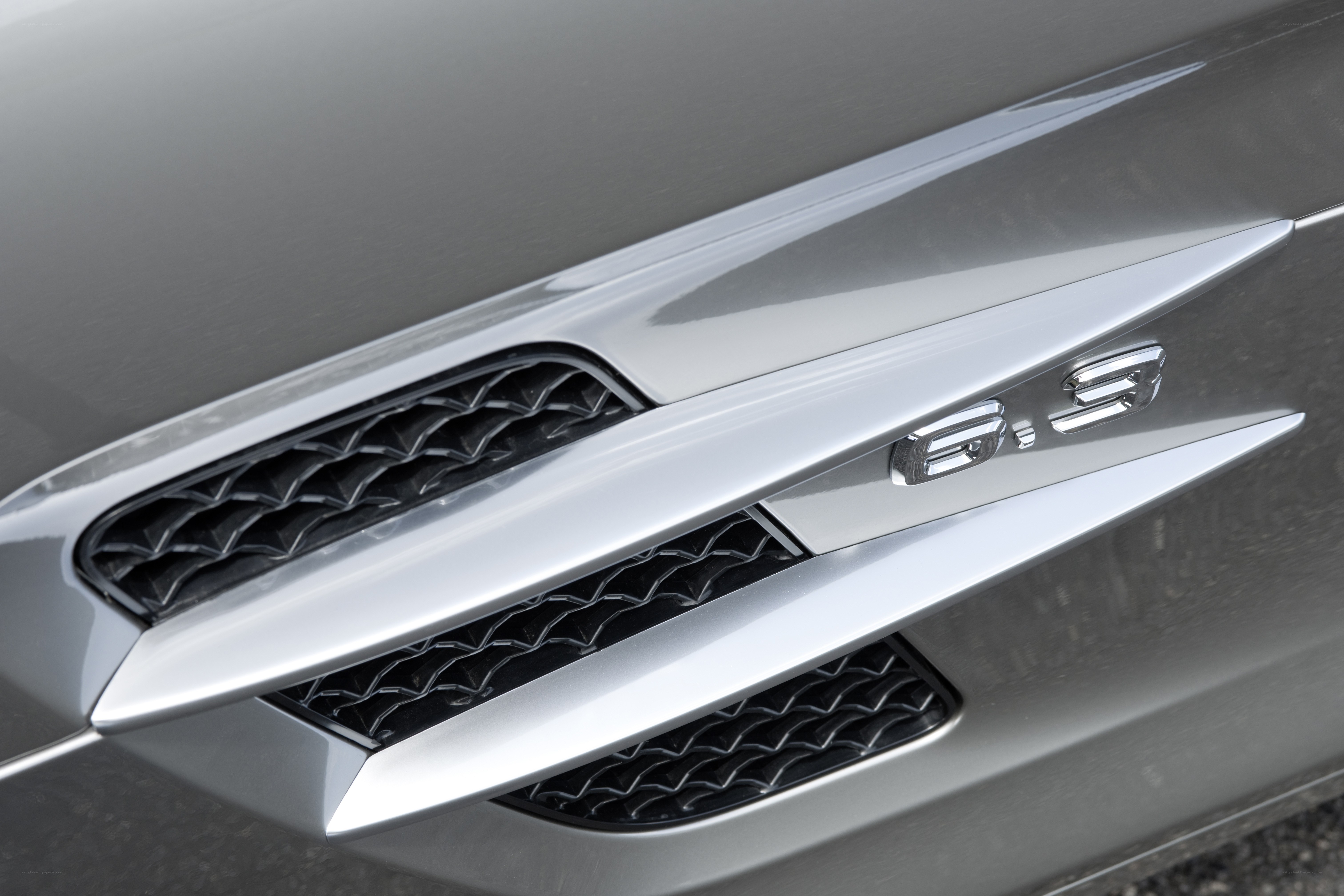 car front grille badge