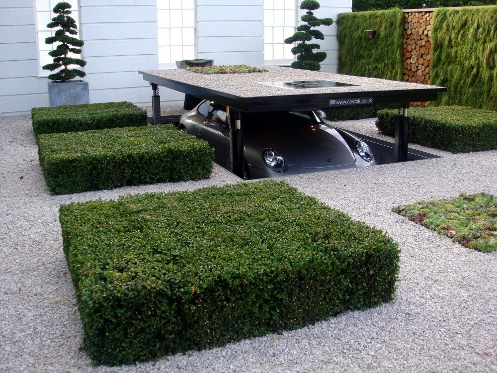 Car lift in garden