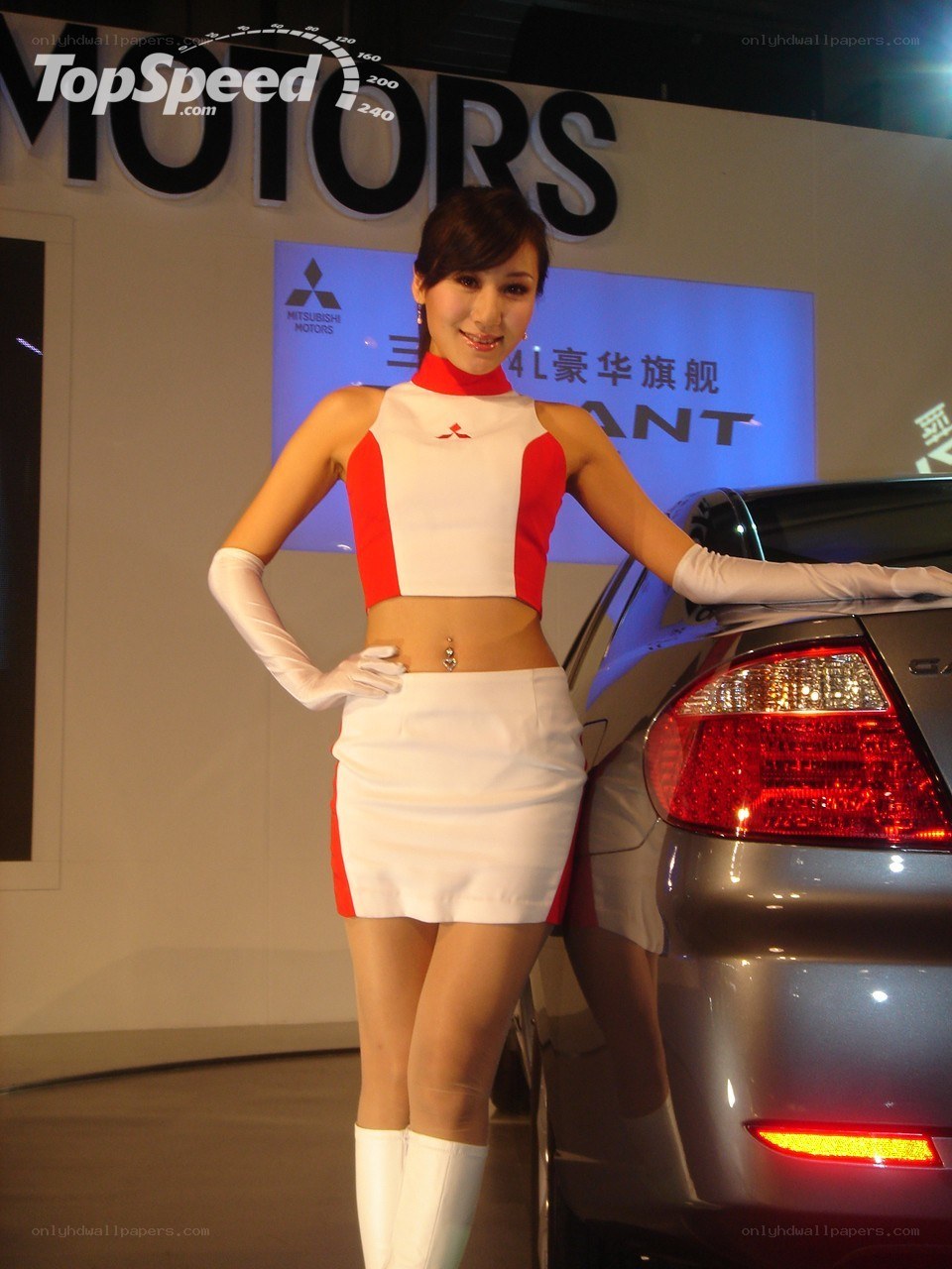 Car show model at Mitsubishi booth