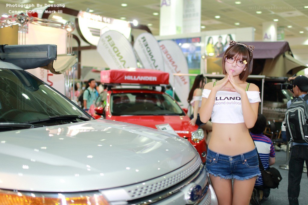 Car show model posing