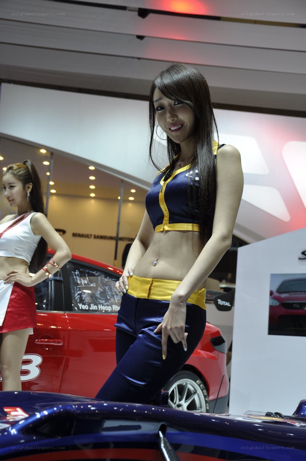 Car show models at event