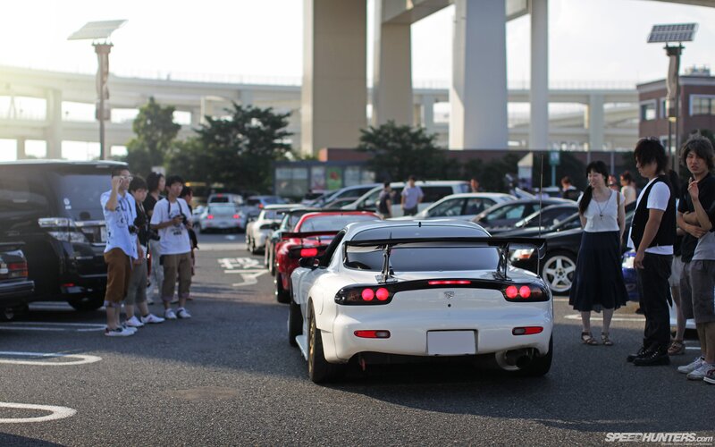 Car show with white RX-7