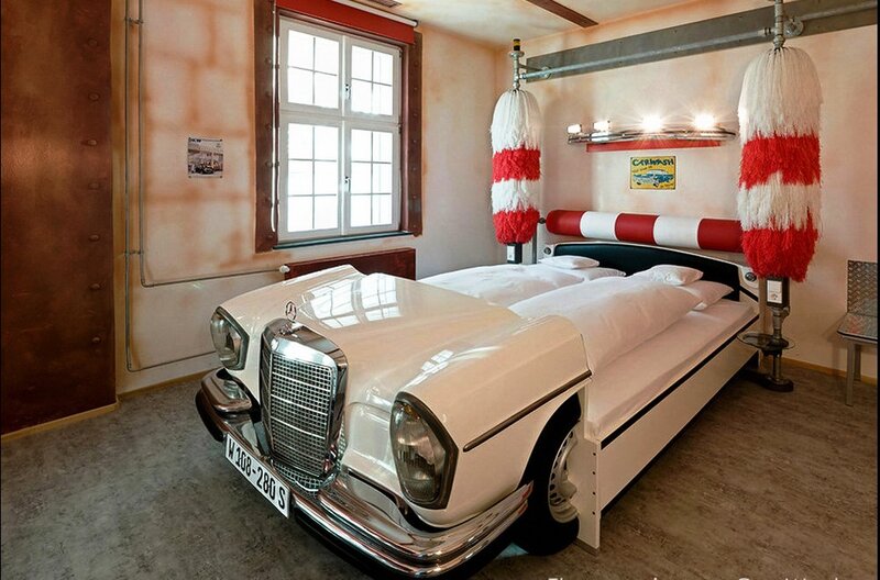Car-themed Bed