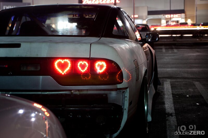 car with heart-shaped taillights
