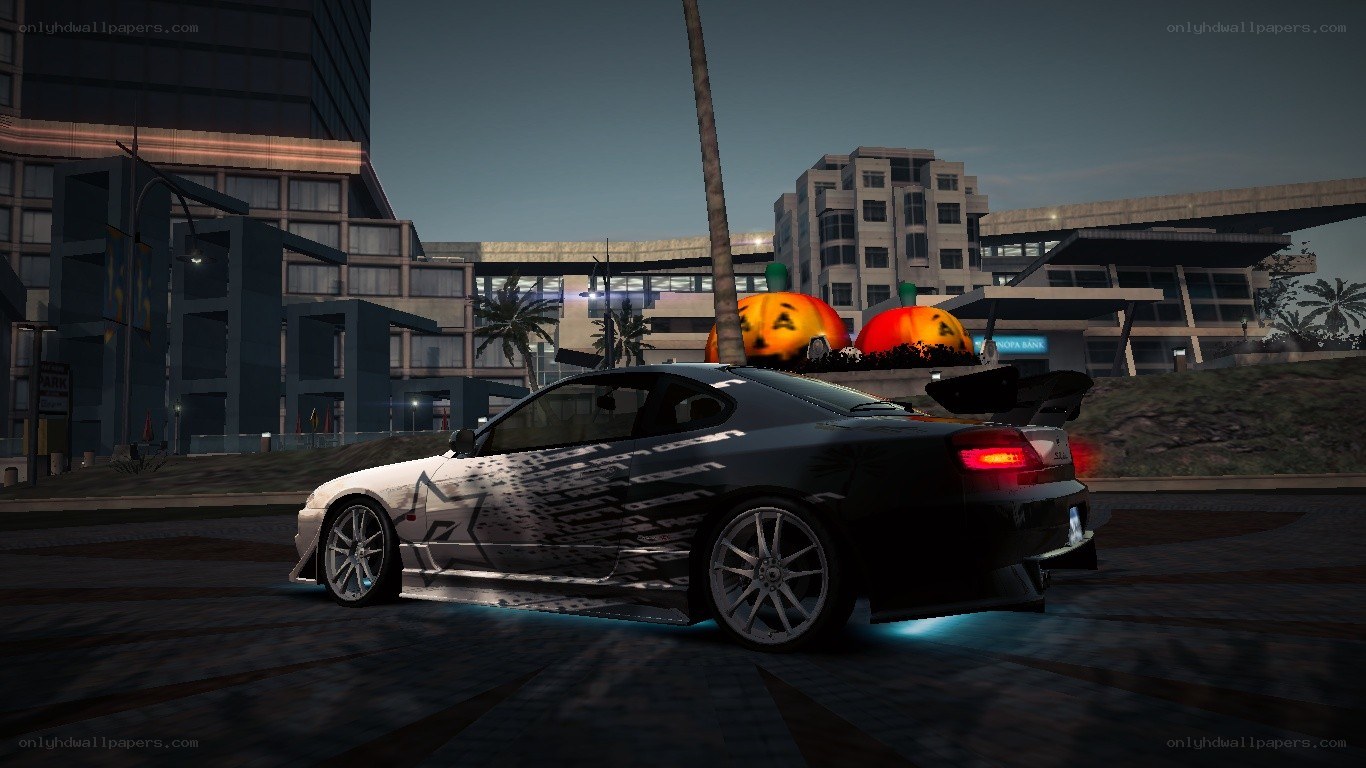 car with pumpkin decorations