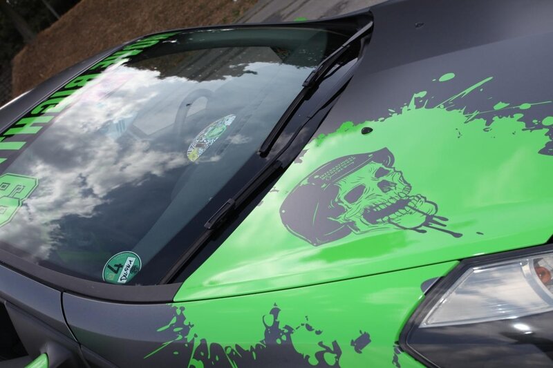 car with skull decal