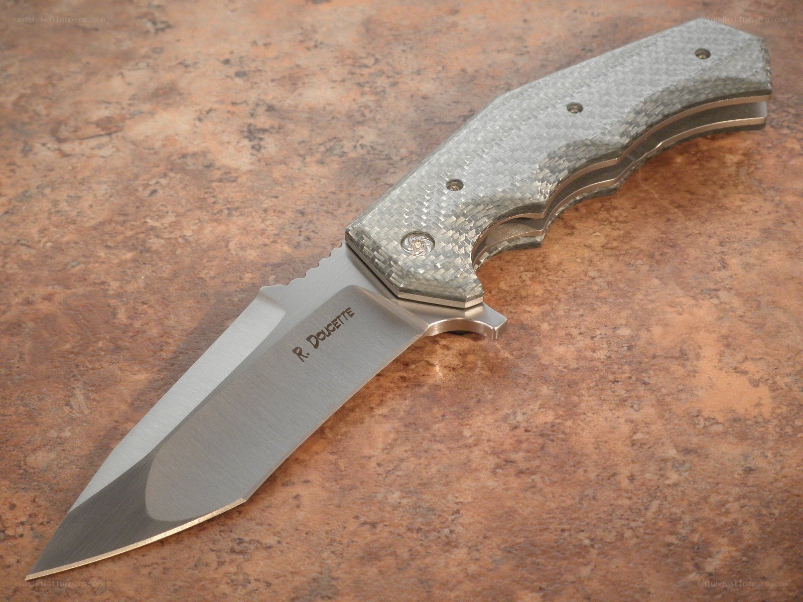 carbon fiber folding knife
