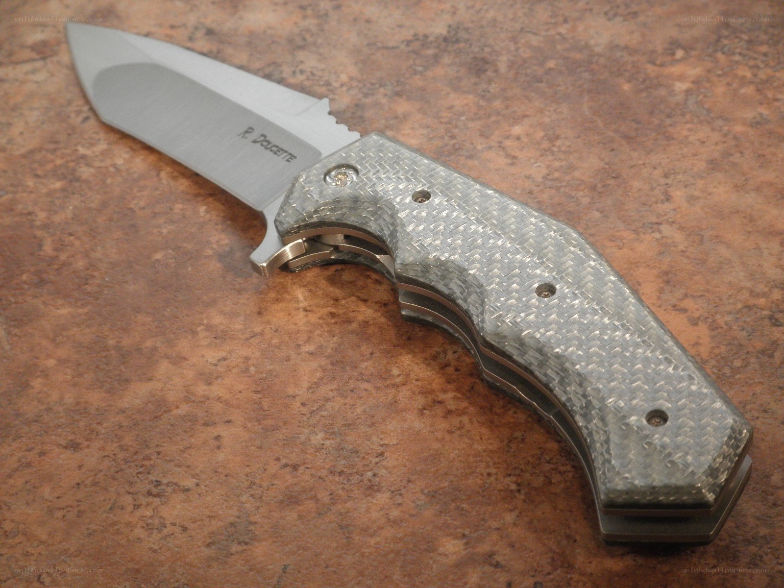 Carbon fiber folding knife