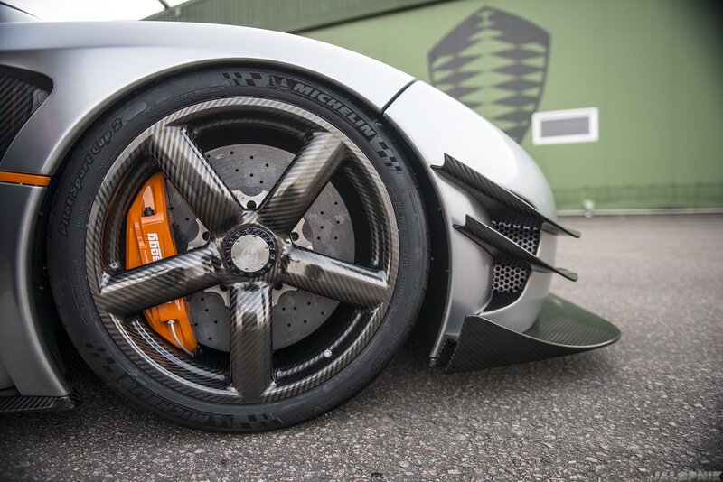 Carbon-fiber Wheel — Gray
