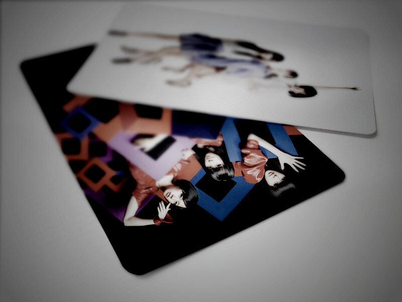 cards with group photo