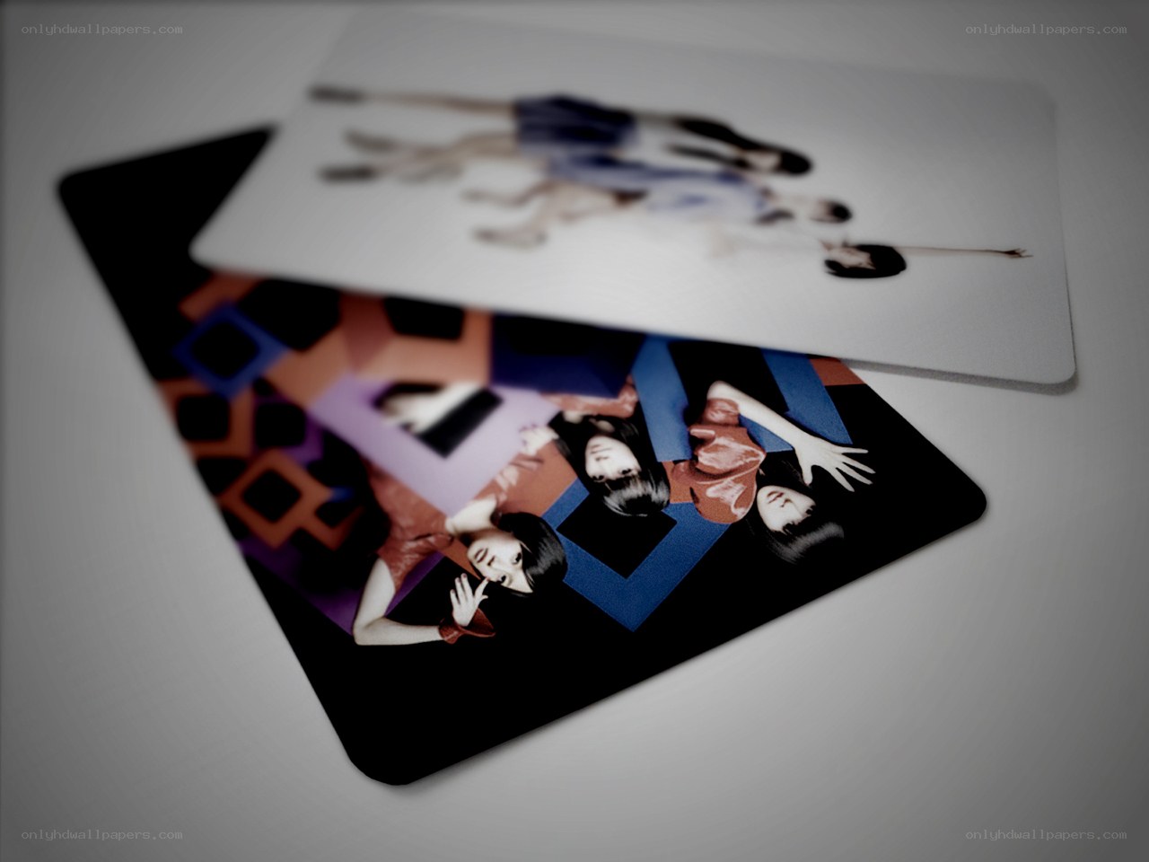 cards with group photo