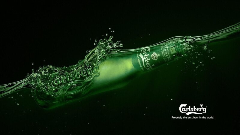Carlsberg Bottle in Water — Green