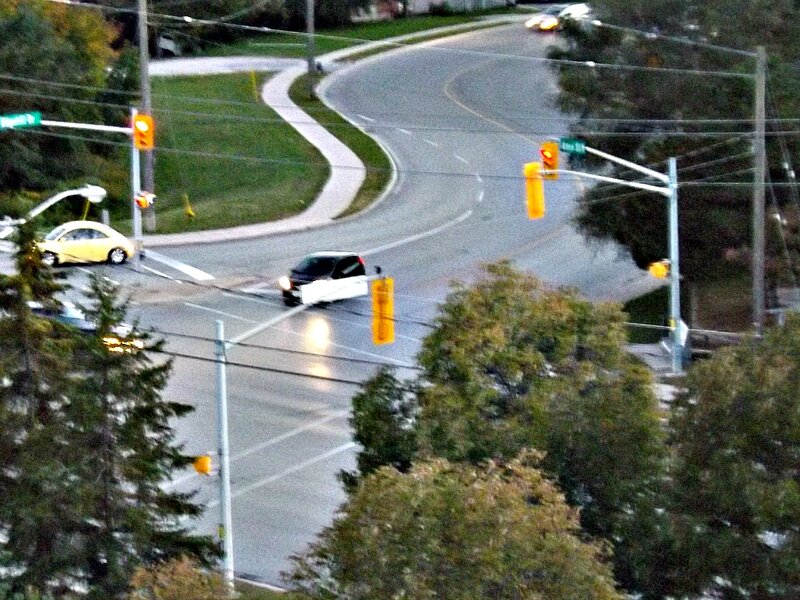 Cars at Intersection — Green
