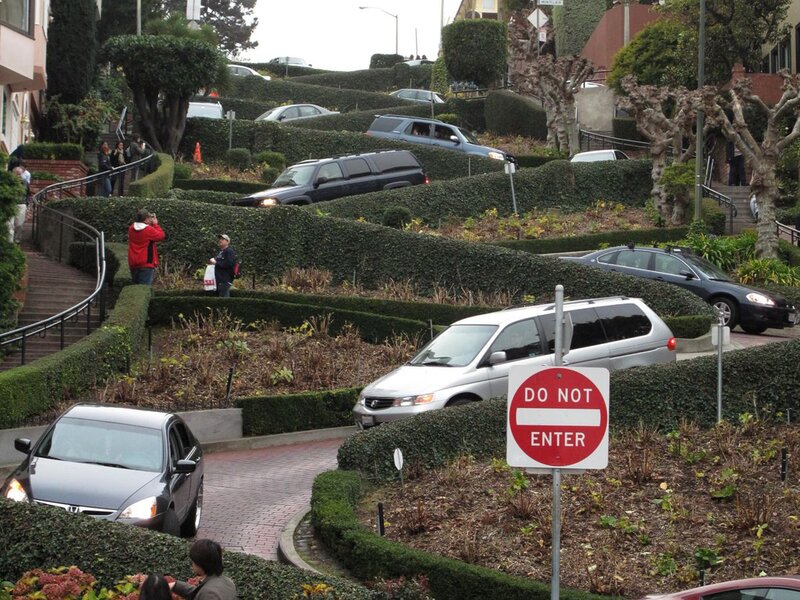 Cars on Lombard Street