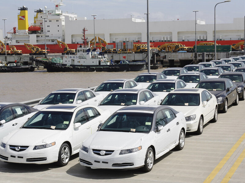 Cars ready for export at port