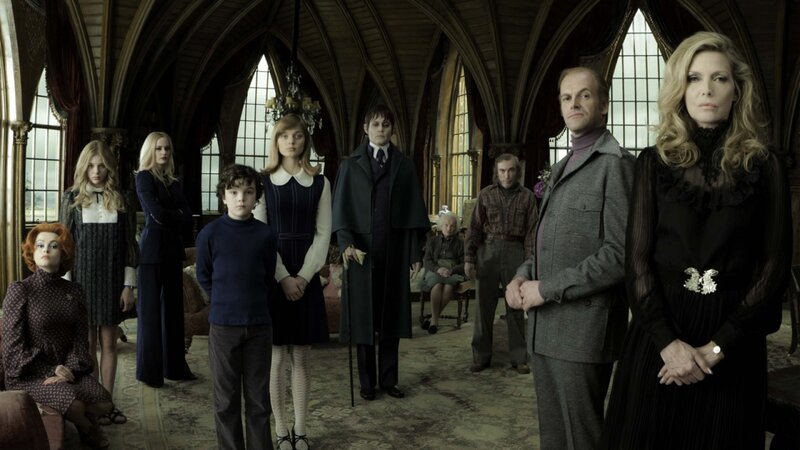 Cast of Gothic Family — Black