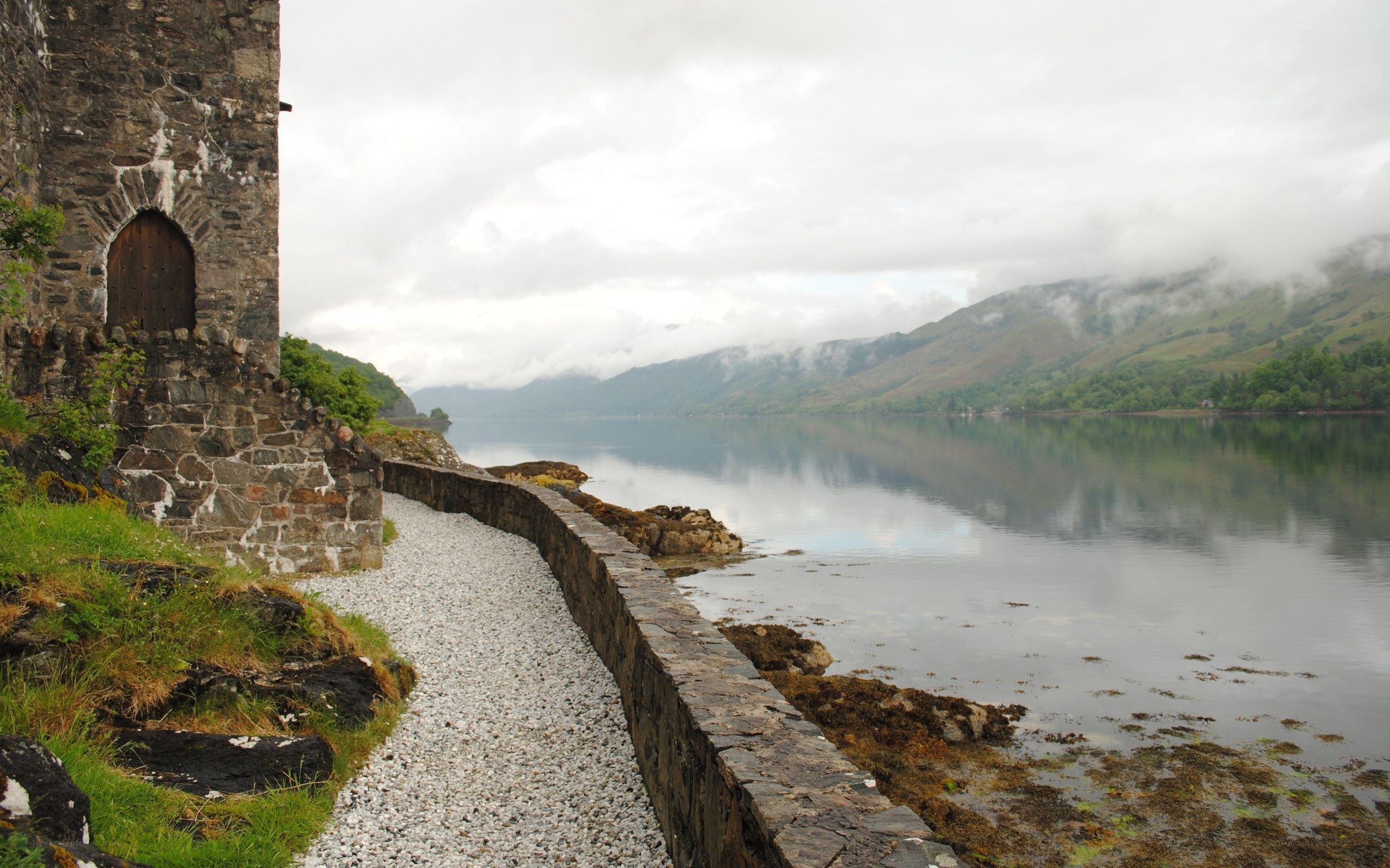 castle by the loch