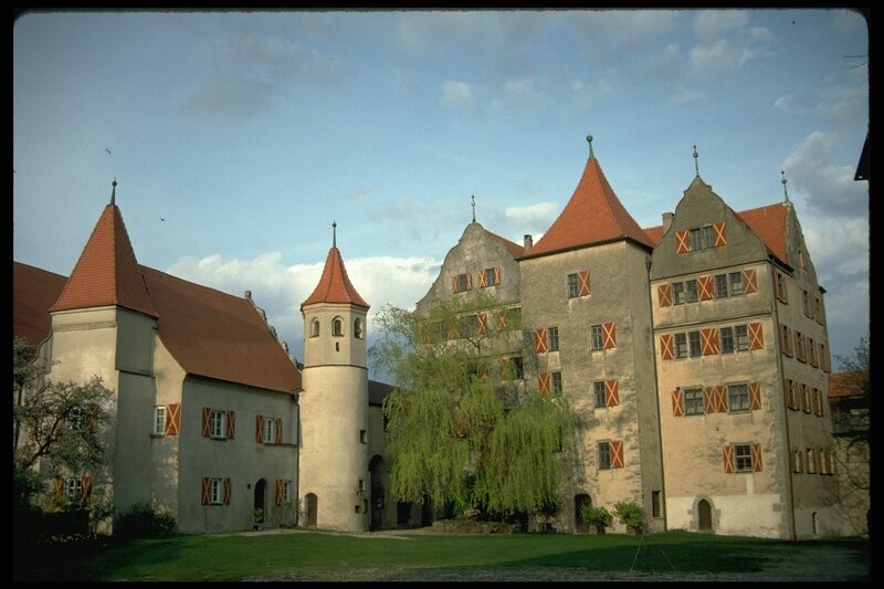 Castle Courtyard — Beige
