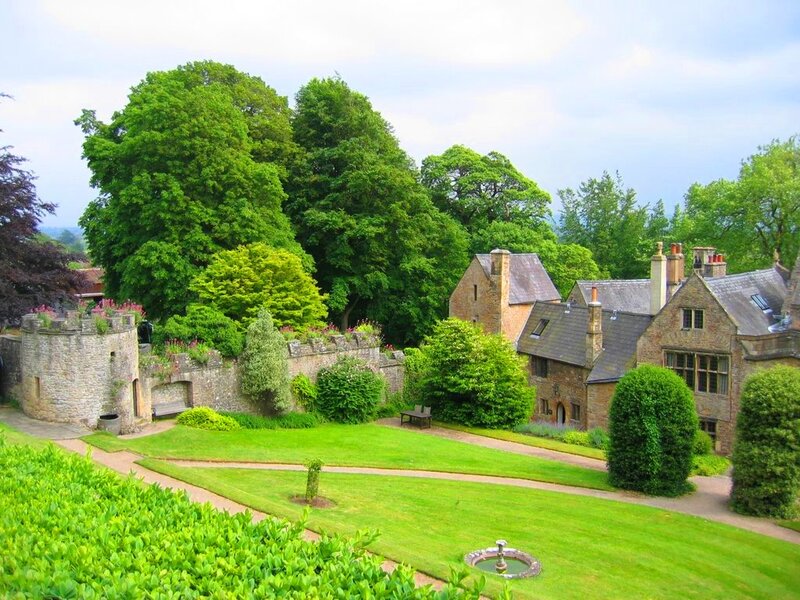 Castle Courtyard Garden — Green