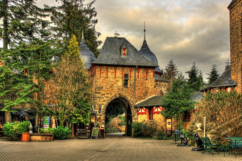 castle gate with turrets