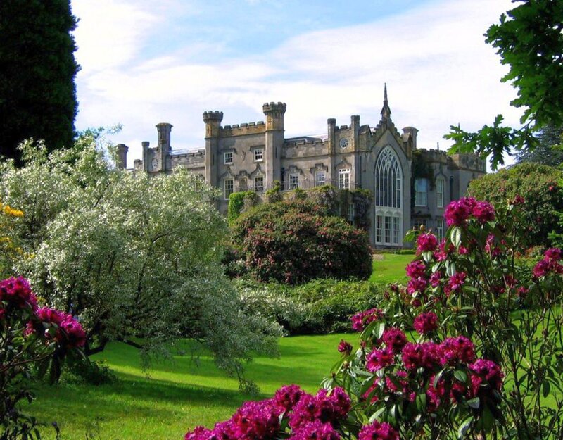 Castle in Garden — Green