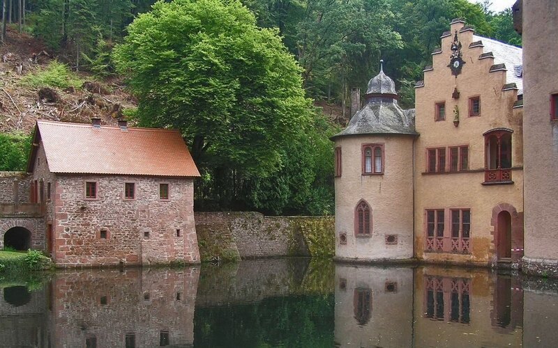 Castle on a Moat — Green