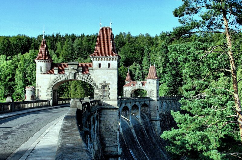 Castle-style Dam