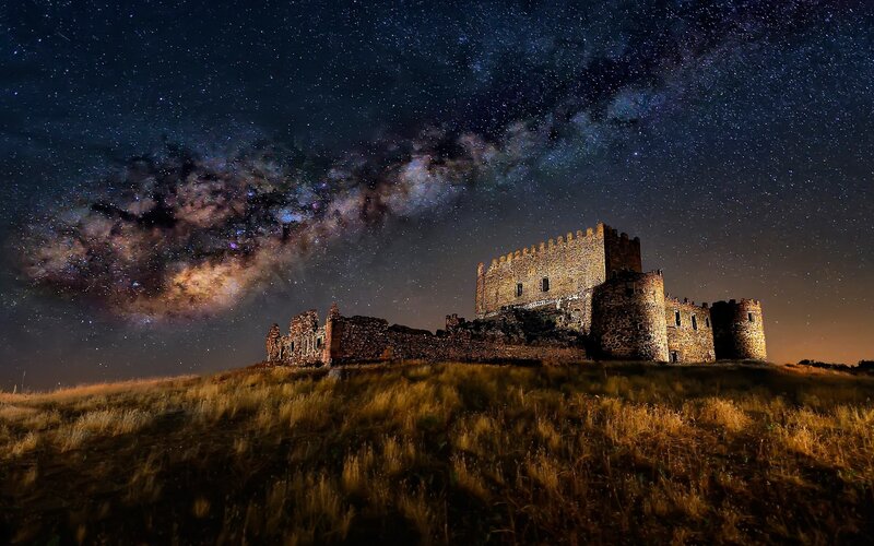 Castle under Starry Sky — Black