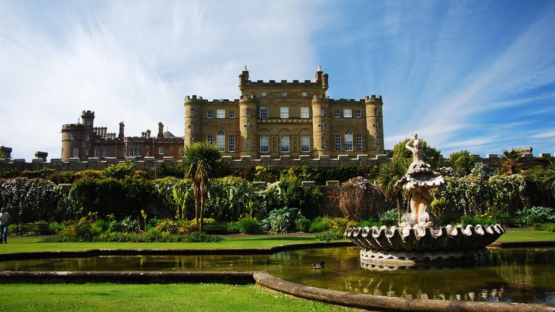 Castle with Fountain — Green