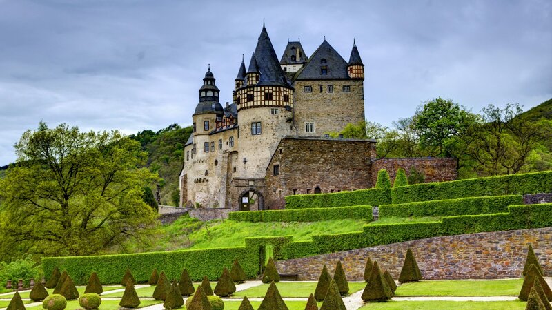 Castle with Manicured Gardens — Green