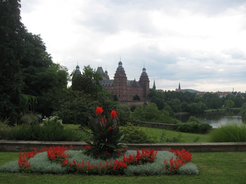 Castle with Red Flowers — Green