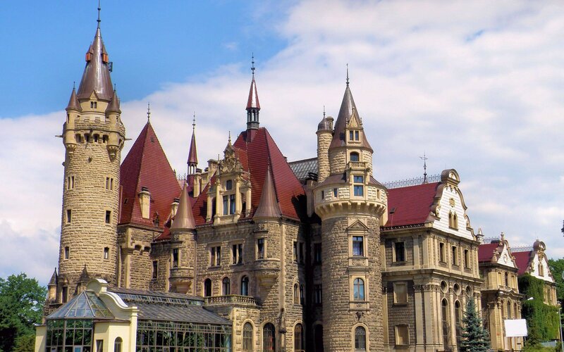 Castle with Red Roofs — Serene