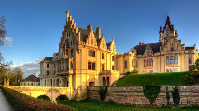 Castle with Towers — Blue