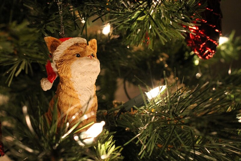 Cat Ornament on Tree — Green