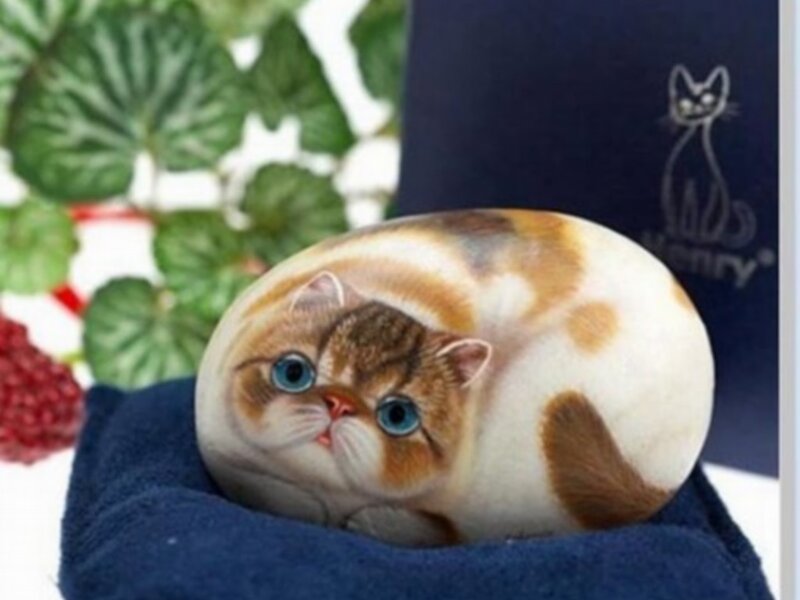 cat-shaped stone carving