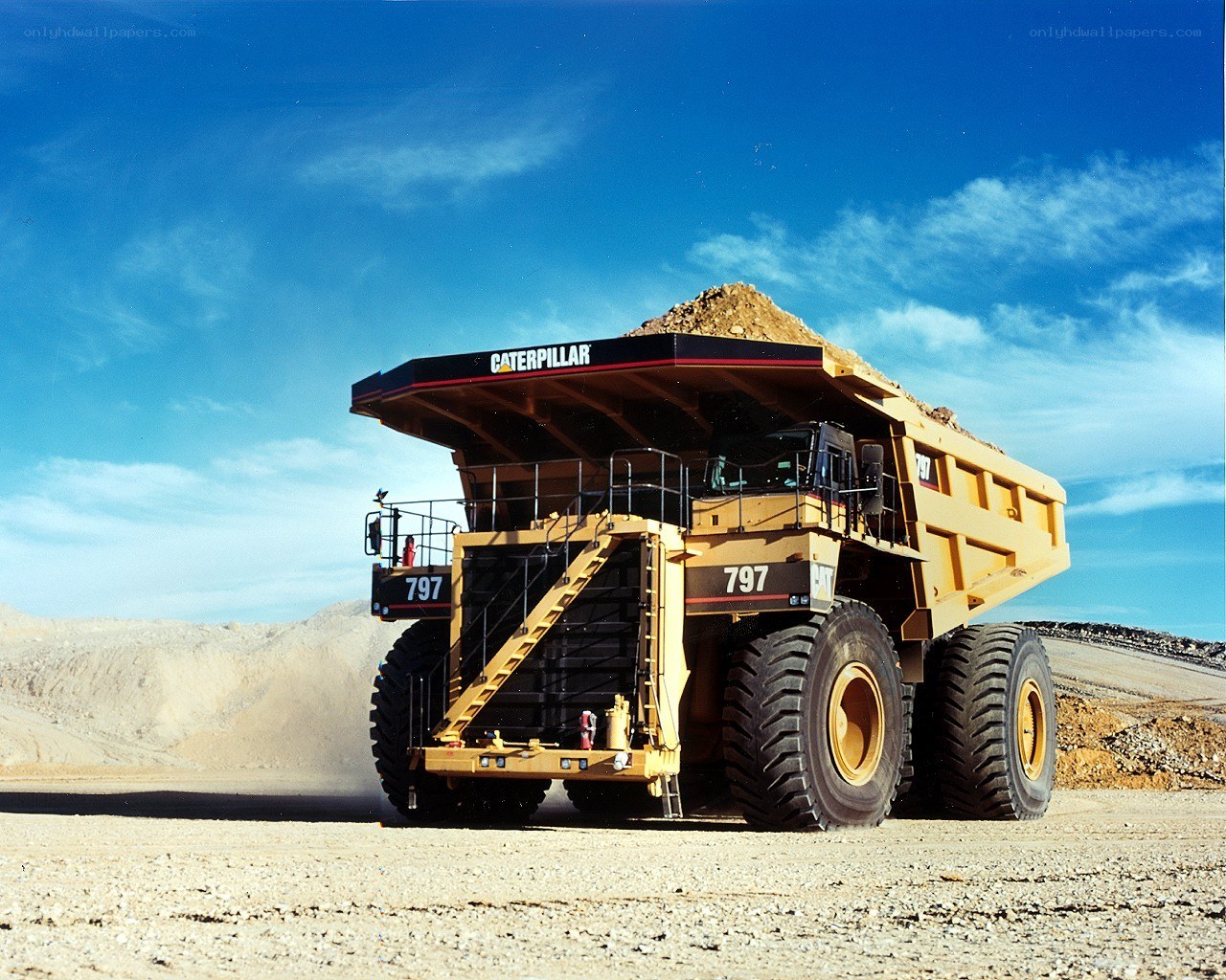 Caterpillar 797 dump truck