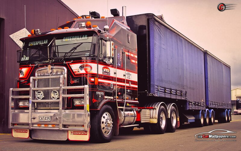 Caterpillar Kenworth truck
