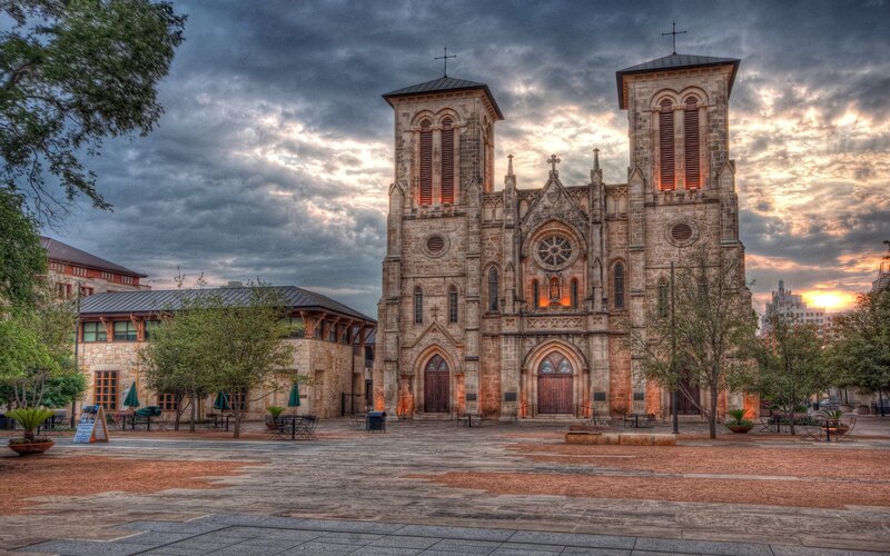Cathedral at Sunset — Gray
