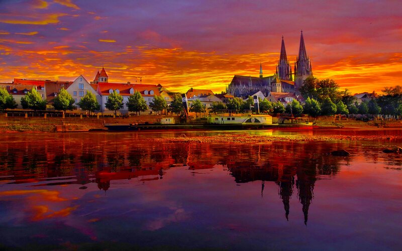 Cathedral at Sunset — Red