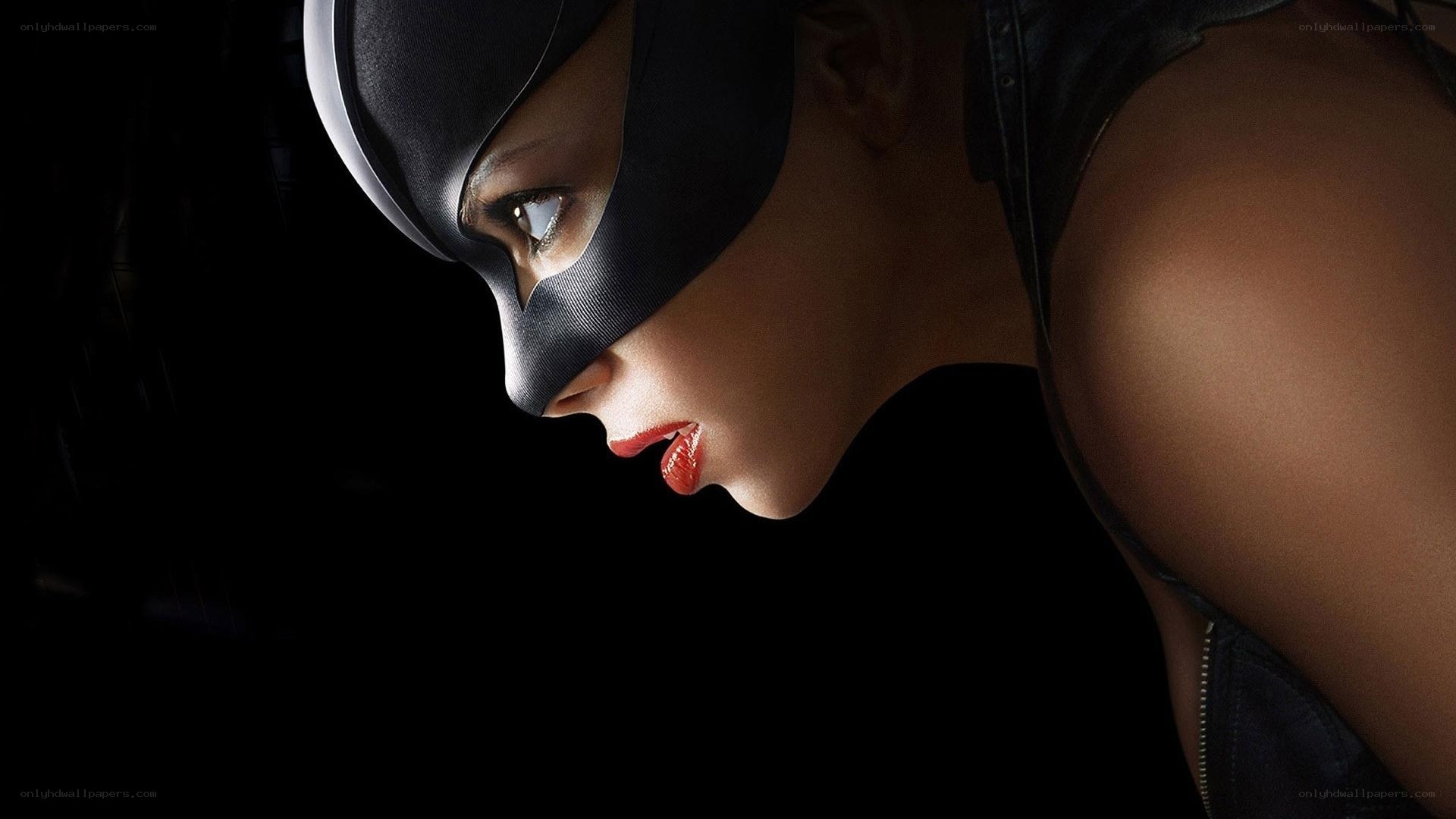 Catwoman in mask