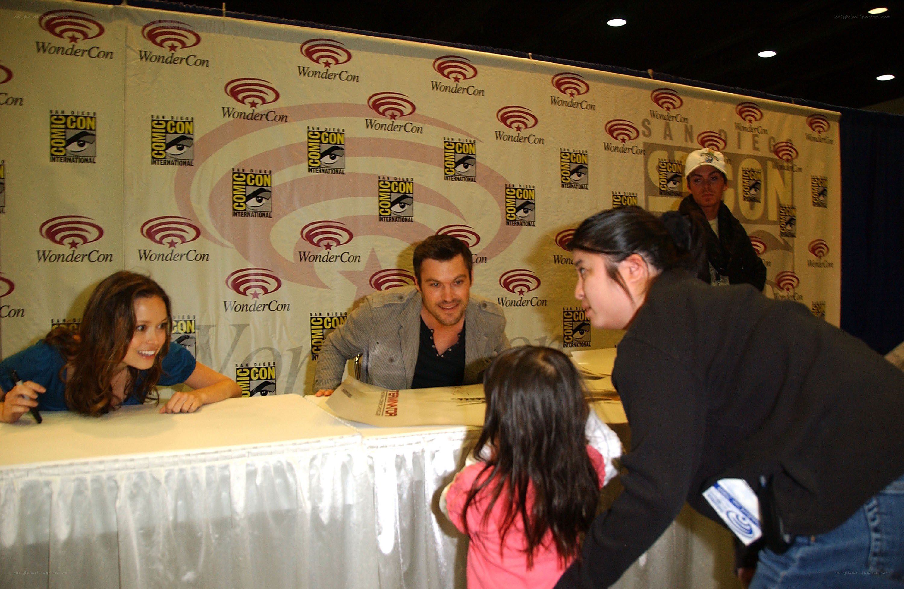 celebrities signing autographs