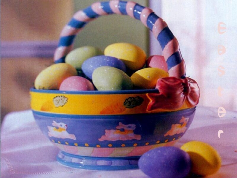 Ceramic Basket with Eggs