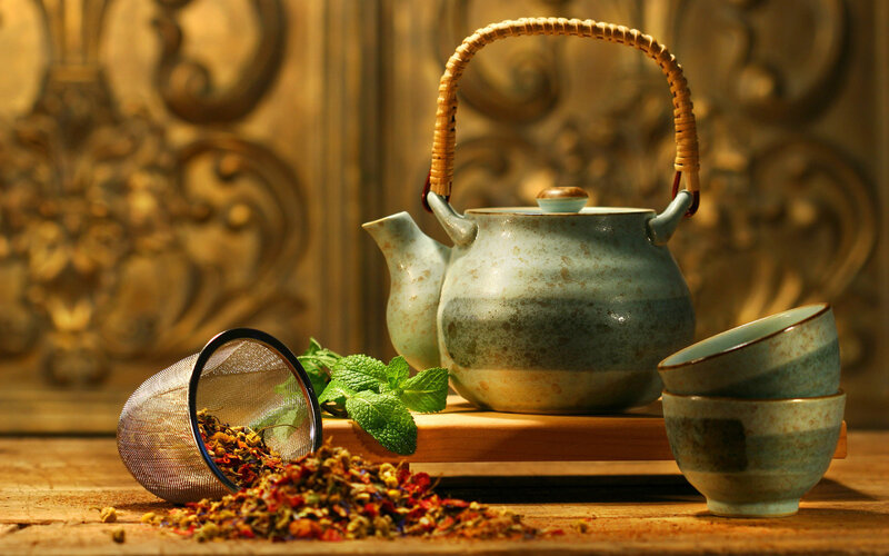 Ceramic Teapot and Cups