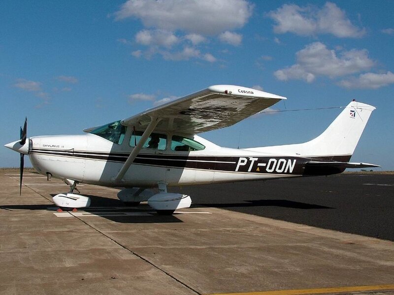Cessna Skyhawk on tarmac