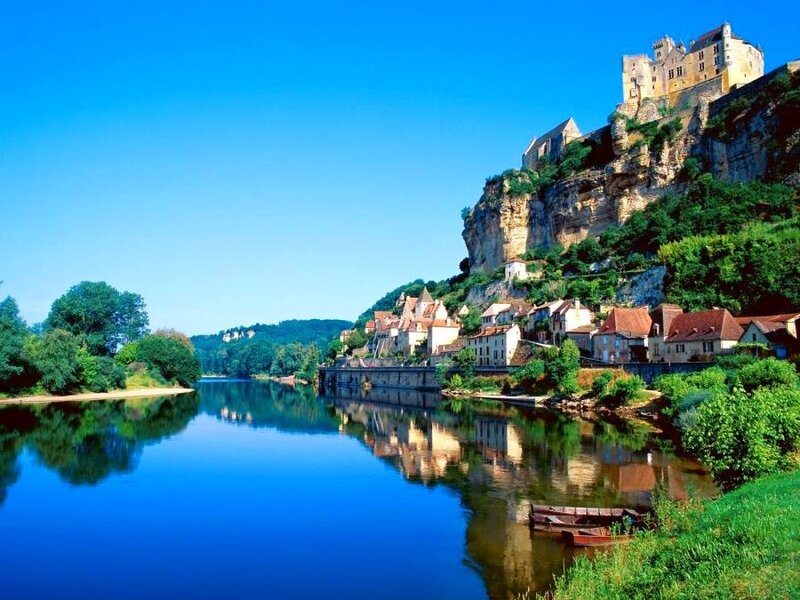 Château de Beynac and Dordogne River
