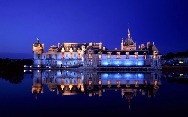 Château de Chambord at night