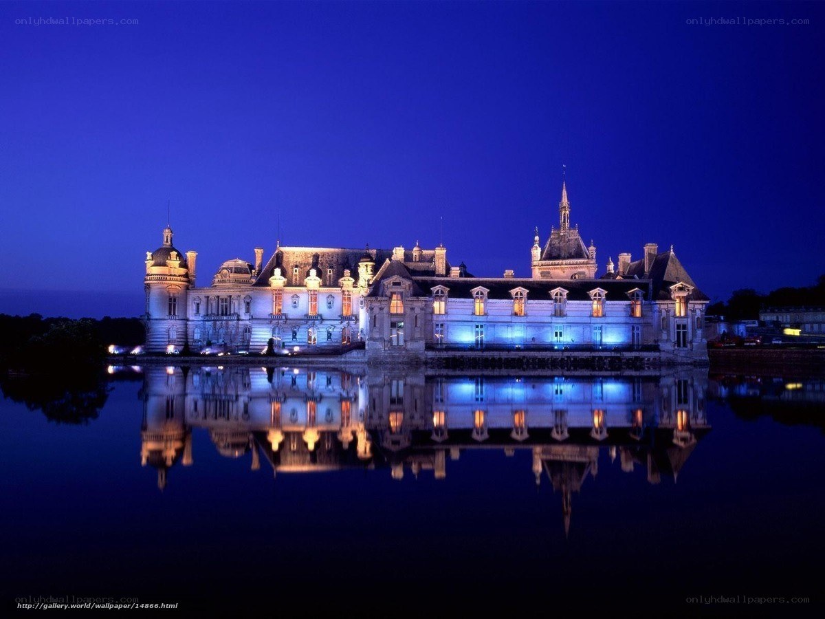 Château de Chambord at night