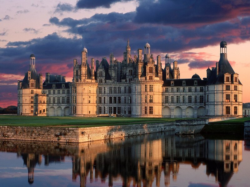 Château de Chambord at sunset