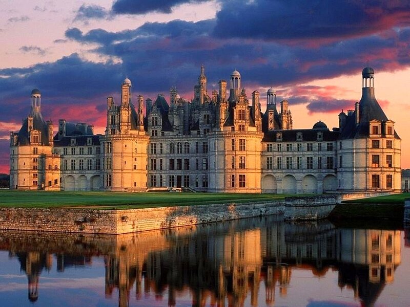 Château de Chambord at sunset